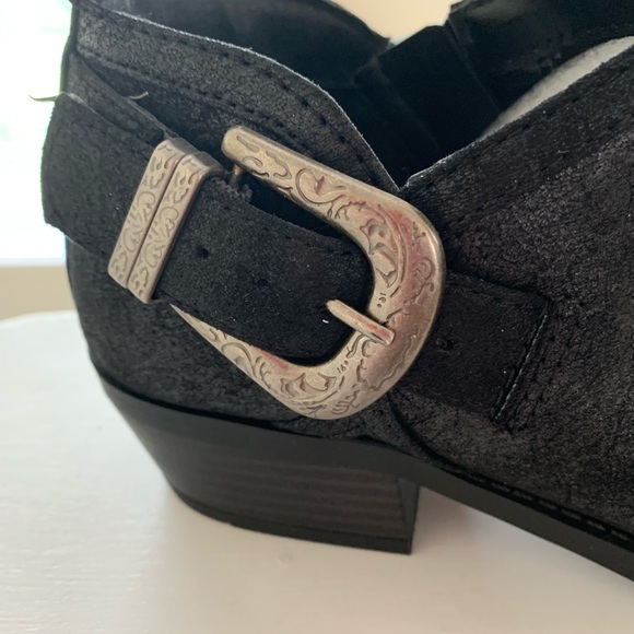 NWOT White mountain brand ankle booties. - Picture 5 of 11